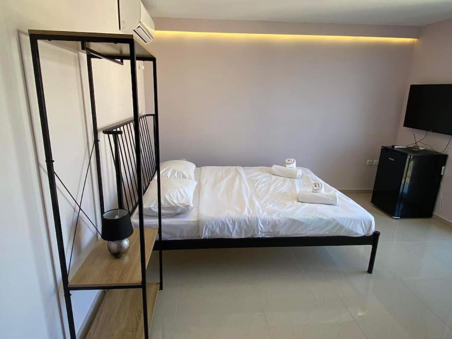Lavrio 1Bdr Penthouse 7 Min On Foot From The Port Apartment ภายนอก รูปภาพ